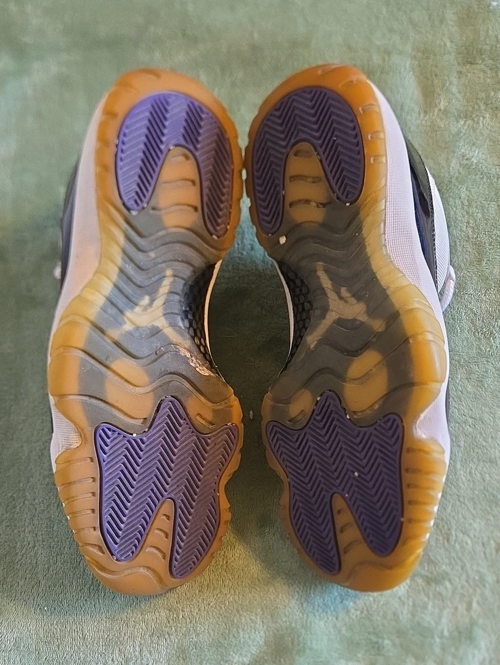 NIKE Air Jordan 11 Retro Low 